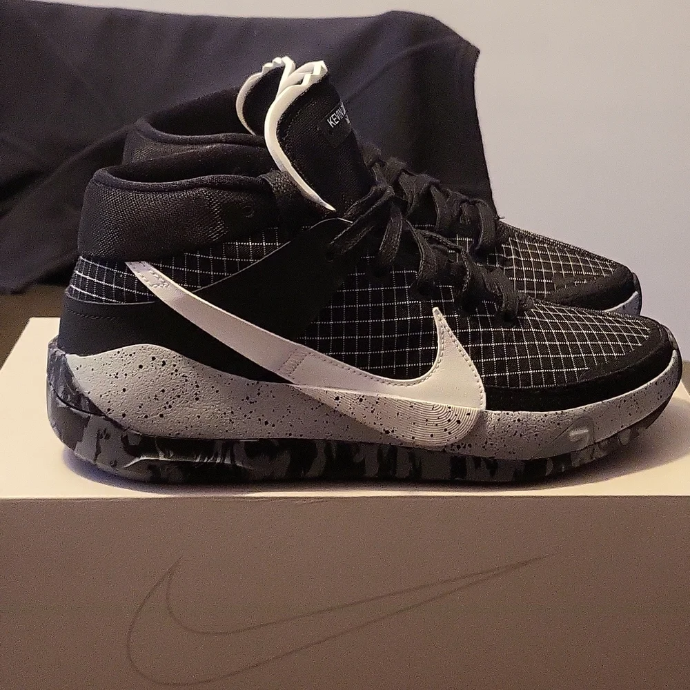 Kevin Durant 13 Oreo - Picture 1 of 9